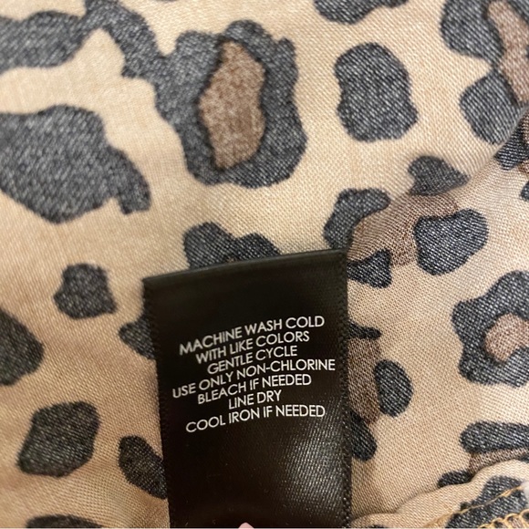 Torrid Womens Shirt 1X Leopard Print Button Up Fit And Flare Scoop Neck NWT - Picture 7 of 7